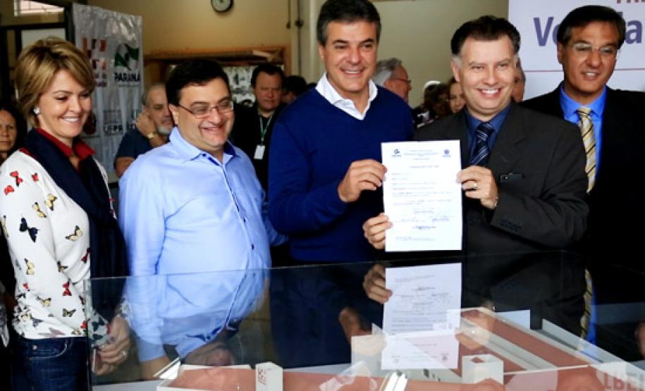 Hospital do Trabalhador: Governador entregou para o setor de diagnóstico,um tomógrafo e um mamógrafo, e assinou abertura do edital para construção do anexo da mulher. Curitiba 27/10/2015