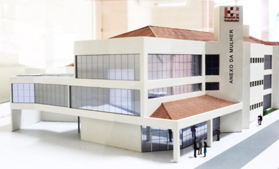 Vista lateral/fachada. Recepção do Anexo da Mulher