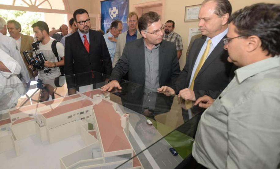 Ministro da Saúde,Ricardo Barros e o Secretário de  Estado da Saúde,Michele Caputo Neto,Visitam o Hospital do Trabalhador.Curitiba,29/08/2016Foto:Venilton Küchler