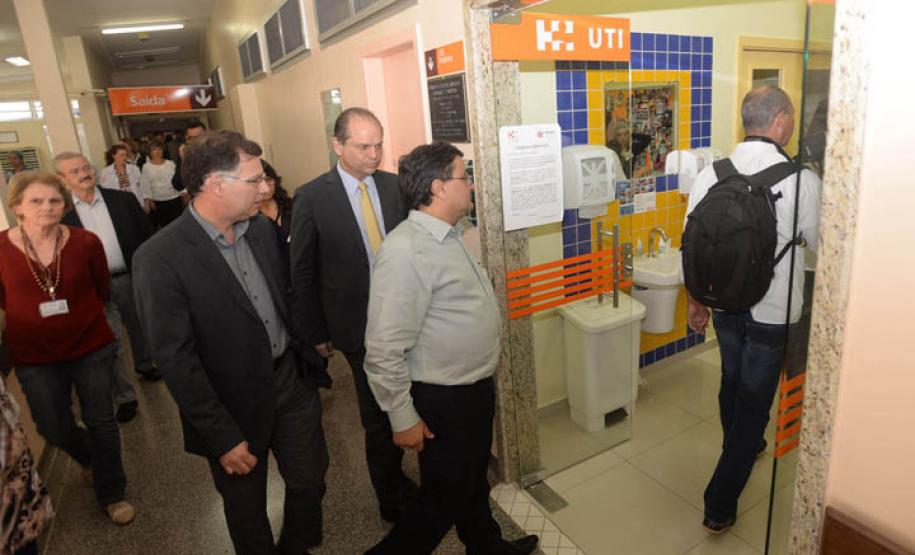 Ministro da Saúde,Ricardo Barros e o Secretário de  Estado da Saúde,Michele Caputo Neto,Visitam o Hospital do Trabalhador.Curitiba,29/08/2016Foto:Venilton Küchler