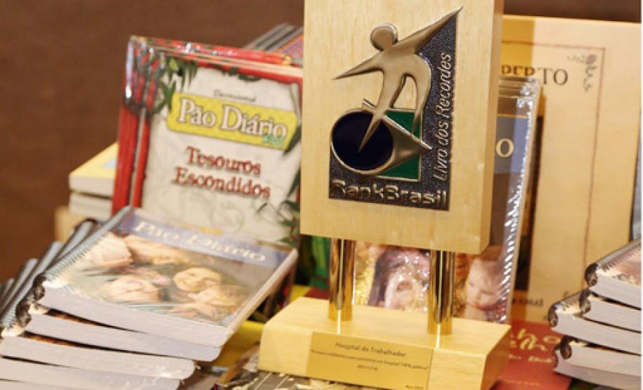HT na mídia - Hospital do Trabalhador ganha prêmio por doar livros a pacientes HT na mídia - Hospital do Trabalhador ganha prêmio por doar livros a pacientes