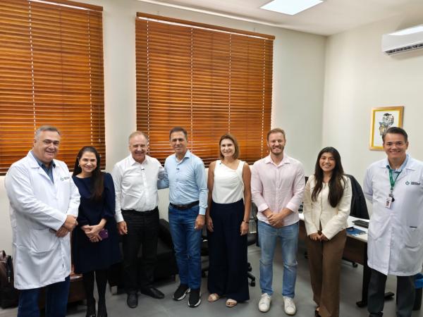 Opera Paraná: Estado viabiliza mil cirurgias de catarata para a população de Paranaguá